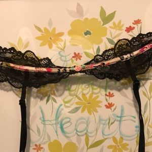 Victoria's secret black lace garter belt